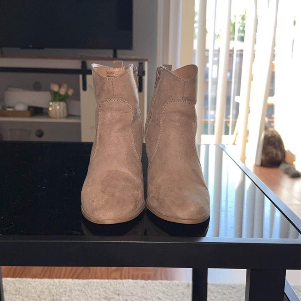 Women’s boot heels